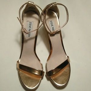 Steve Madden 5" gold strap heels (stecy)